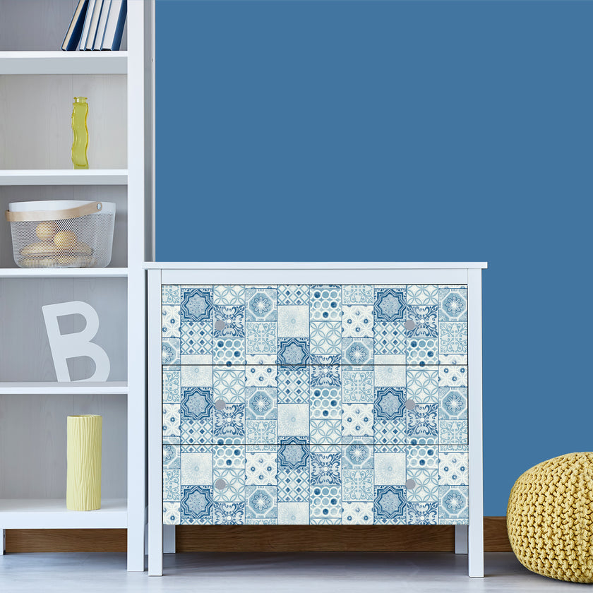 GW2009W Mosaic Tile Peel and Stick Wallpaper Roll 19in (W) x 18ft. (H) Blue White