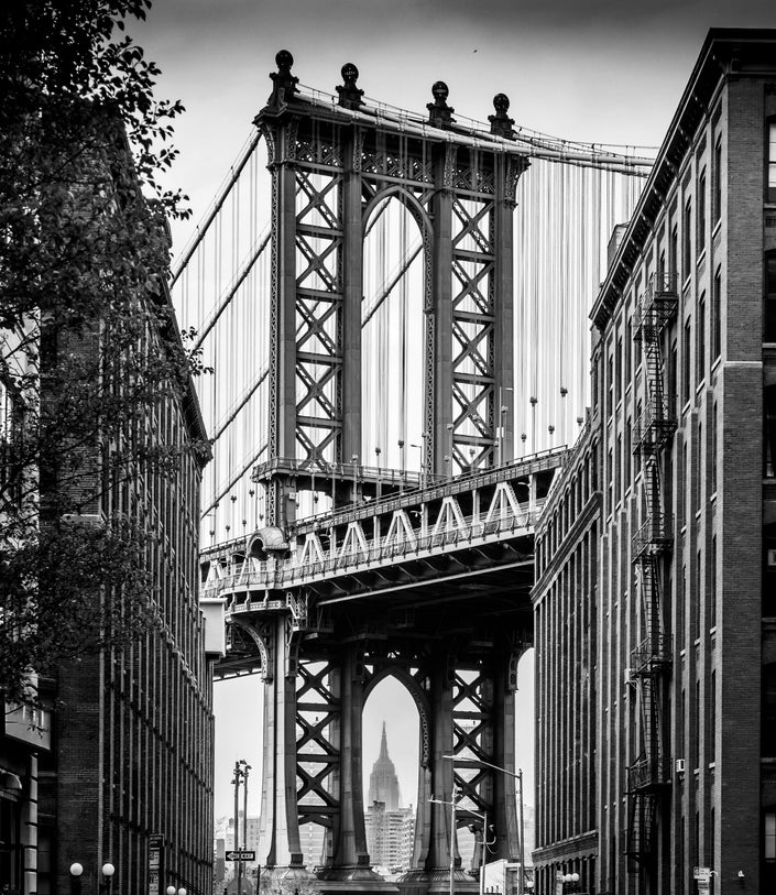 GM0040U Grace & Gardenia Manhattan Bridge Unpasted Premium Matte Paper Mural 8.67ft. wide x 10ft. height, Black/White/Gray