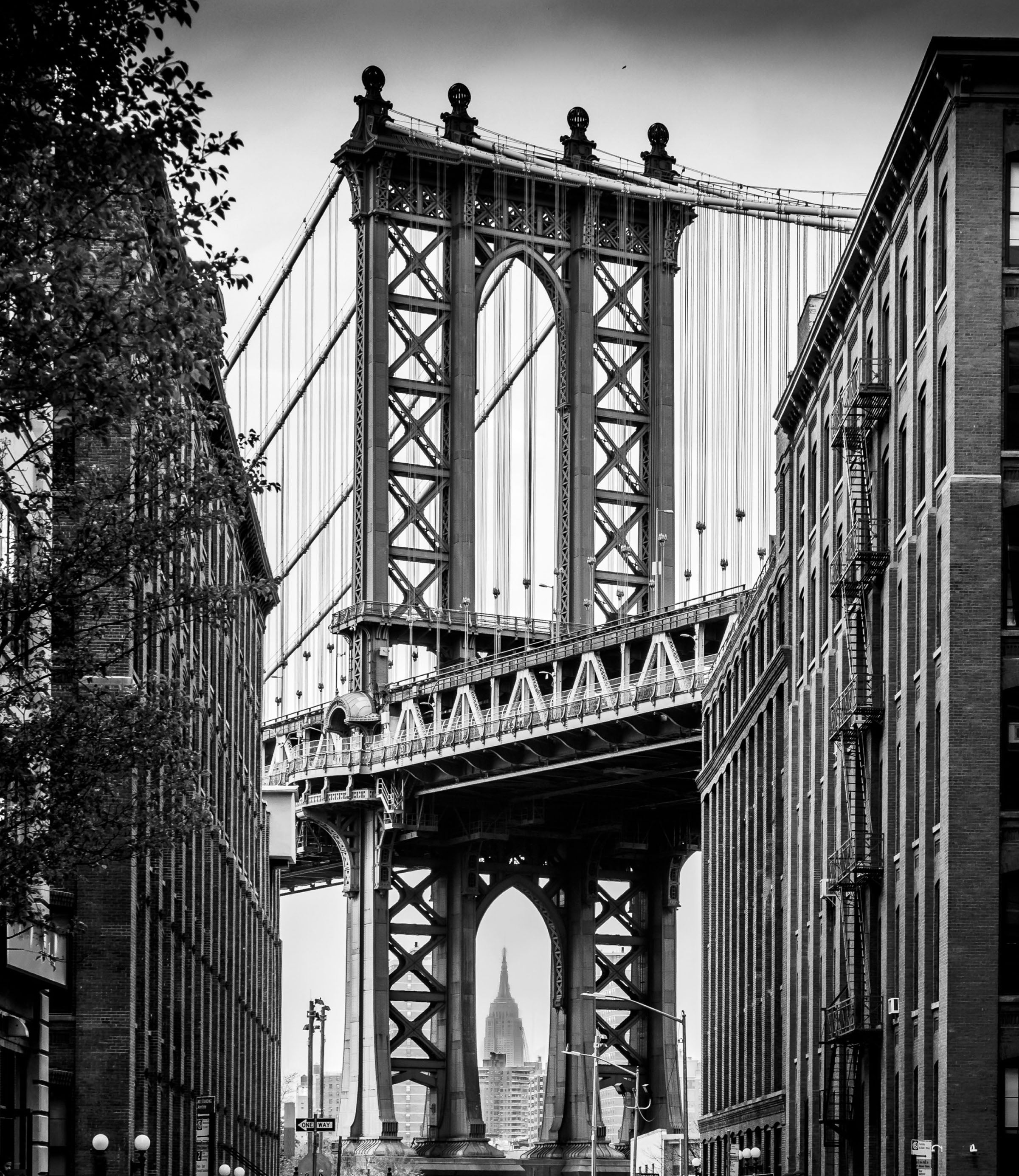 GM0040 Grace & Gardenia Manhattan Bridge Premium Peel and Stick Mural 8.67ft. wide x 10ft. height, Black White Gray